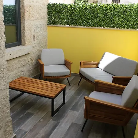 Girassol - - Com Casa De Banho Privativa בית הארחה