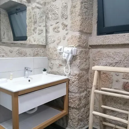 Girassol - - Com Casa De Banho Privativa Gasthof