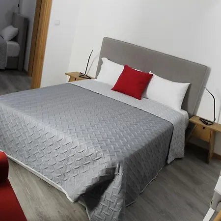 Girassol - - Com Casa De Banho Privativa Gasthof 4*