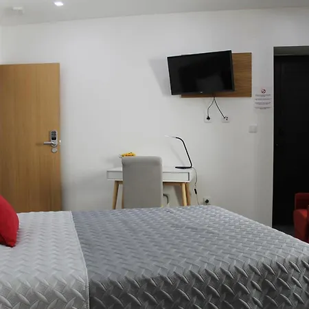 Girassol - - Com Casa De Banho Privativa Castelo Branco (Centro)