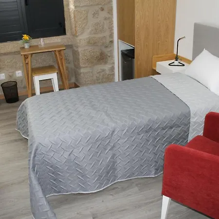 Girassol - - Com Casa De Banho Privativa Gasthof 3*