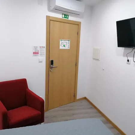 Girassol - - Com Casa De Banho Privativa 3* קאסטלו בראנקו