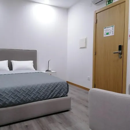 Girassol - - Com Casa De Banho Privativa Gasthof Castelo Branco (Centro)