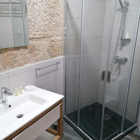 Girassol - - Com Casa De Banho Privativa 4*