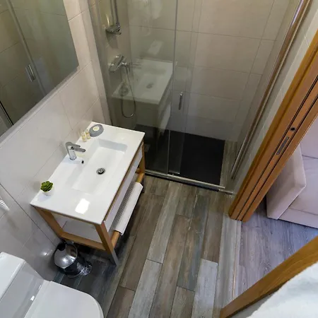 Girassol - - Com Casa De Banho Privativa 4*