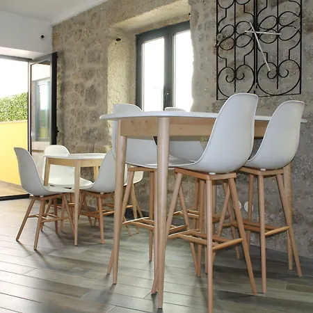 Girassol - - Com Casa De Banho Privativa בית הארחה