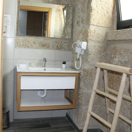 Girassol - - Com Casa De Banho Privativa Gasthof