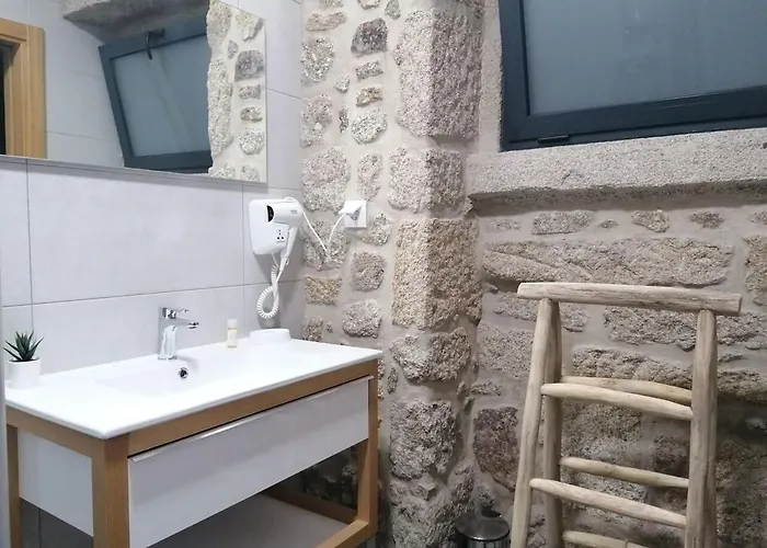 Girassol - - Com Casa De Banho Privativa