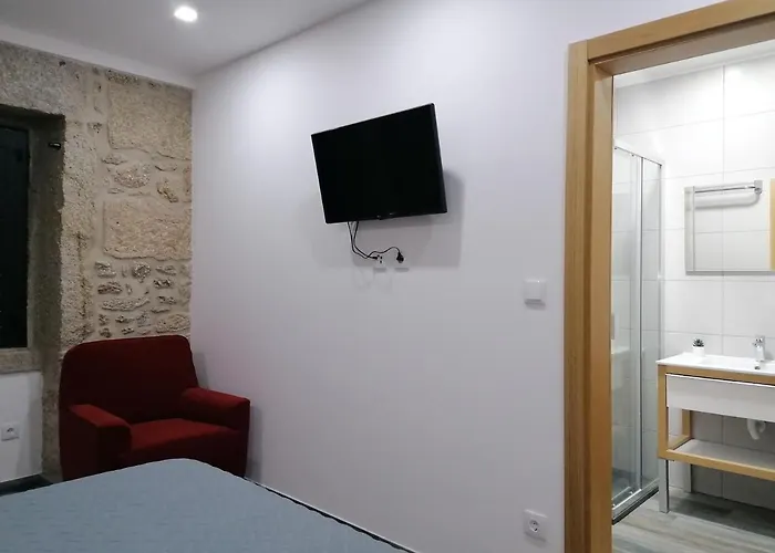 Girassol - - Com Casa De Banho Privativa