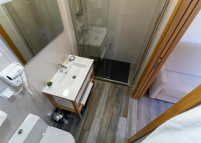 Girassol - - Com Casa De Banho Privativa 3*