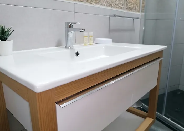 Girassol - - Com Casa De Banho Privativa 3*